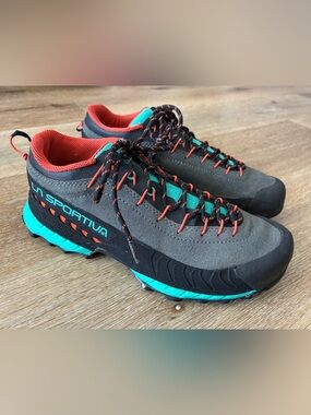 La Sportiva TX4 Approach Shoes Carbon/Aqua Women's Shoes Size US 8 EU 39.5 UK 6